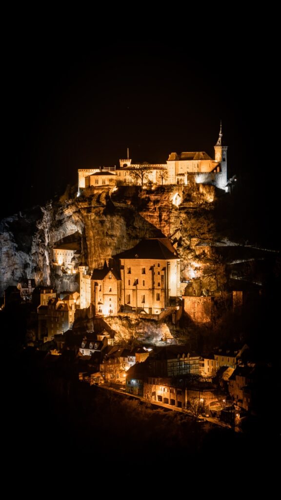 Bistrot-de-saint-jean-rocamadour-ville-de-nuit-magique